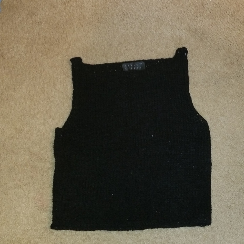 5/$25Sleeveless sweater top